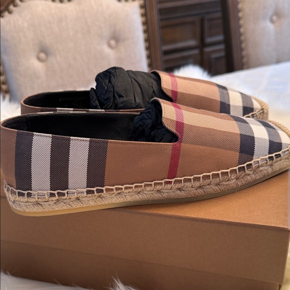 Burberry Multicolor Plaid Espadrilles 100% Authentic - Picture 4 of 9
